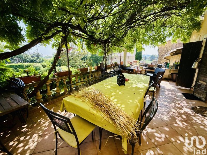 Maison - 1 000 m² - 11 pièces