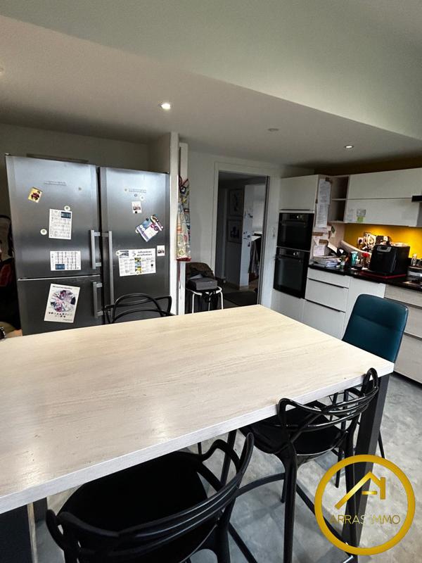 Maison - 210 m² - 10 pièces