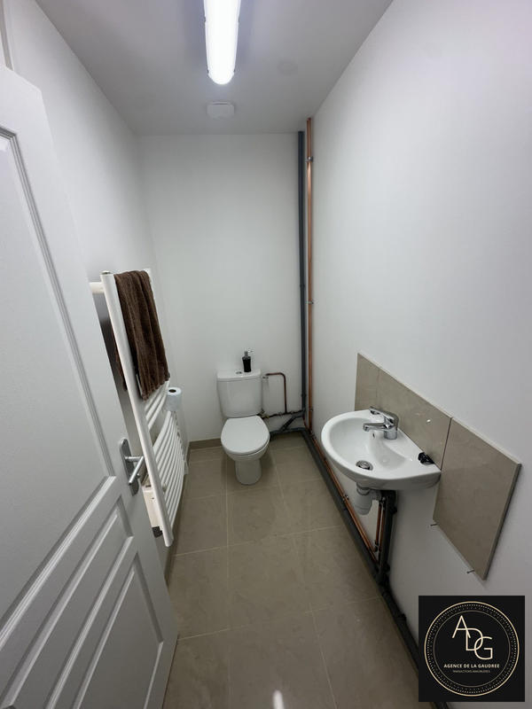 Local d'activités - 280 m²