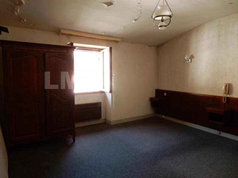 Maison - 260 m² - 12 pièces