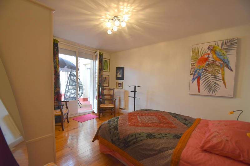 Maison - 250 m² - 9 pièces