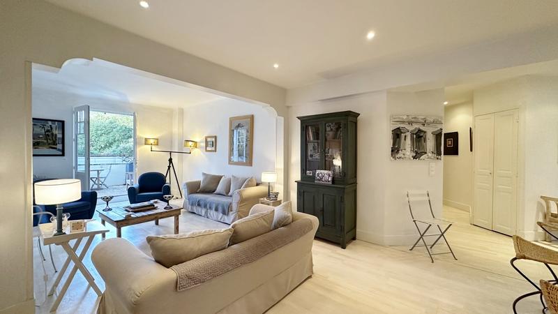 Appartement sur toit - 200 m² - 7 pièces