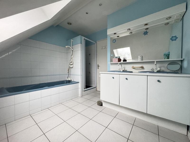 Maison - 155 m² - 8 pièces