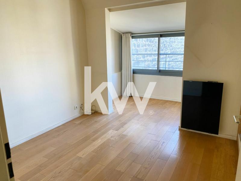 Appartement - 99 m² - 4 pièces
