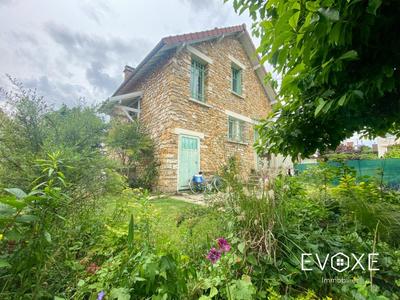 Maison - 95 m² - 5 pièces