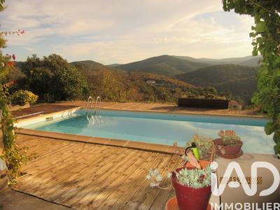 Maison - 275 m² - 10 pièces