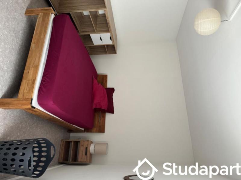 Chambre - 14 m² - 1 pièce