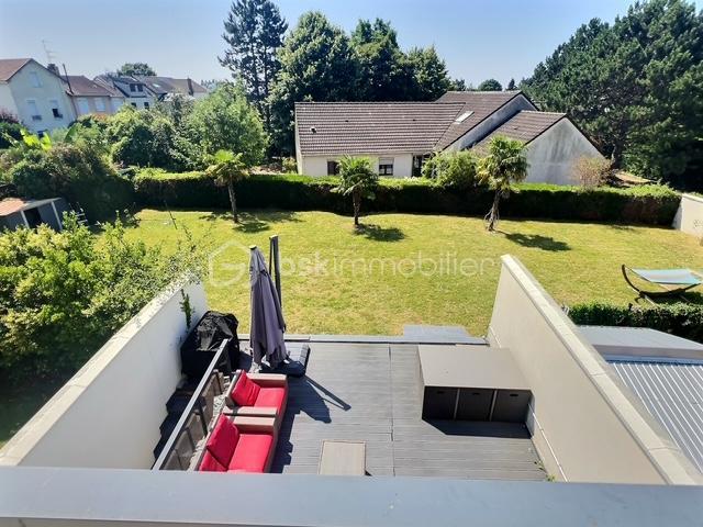 Demeure - 147 m² - 5 pièces