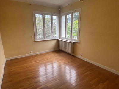 Maison - 197 m² - 8 pièces