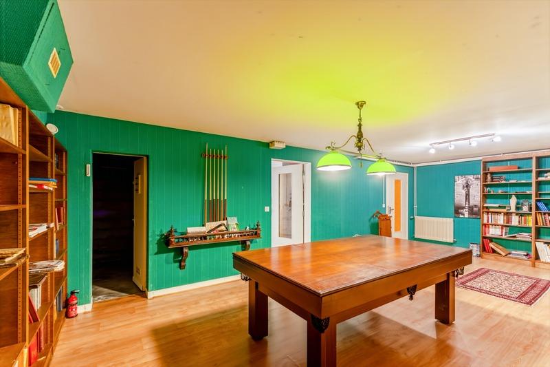 Propriété - 387 m² - 10 pièces