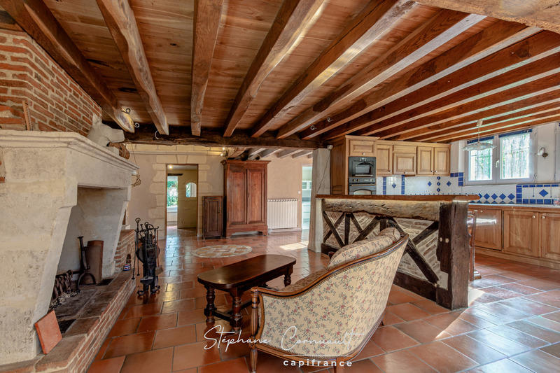 Propriété - 251 m² - 7 pièces