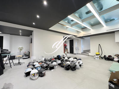 Fonds de commerce - Magasins - 109 m²
