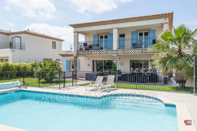 Maison - 194 m² - 5 pièces