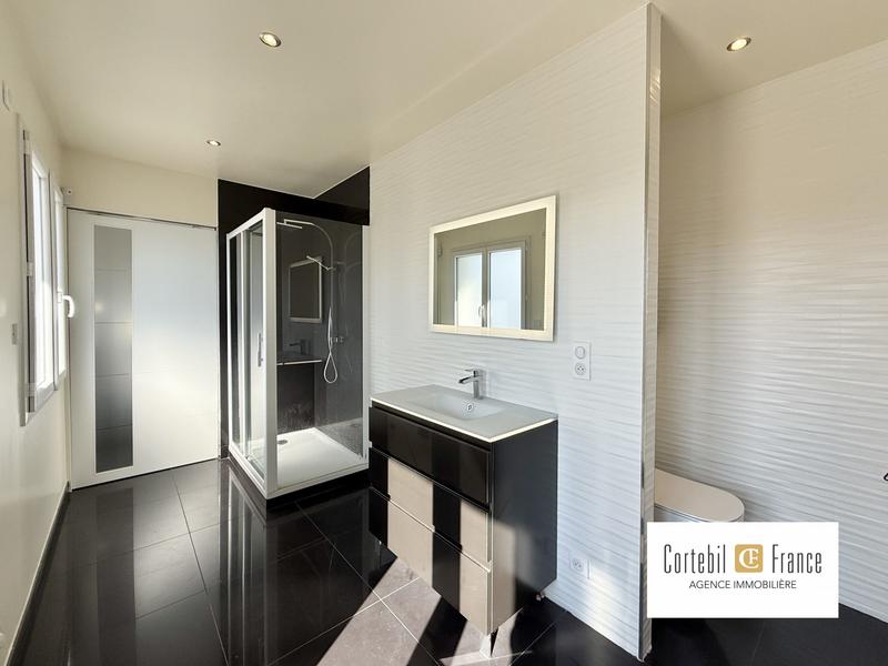 Villa - 277 m² - 9 pièces