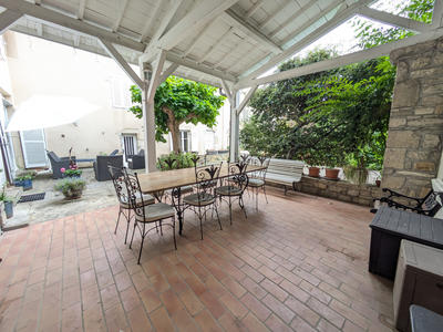 Maison - 307 m² - 16 pièces