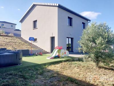 Maison - 103 m² - 4 pièces