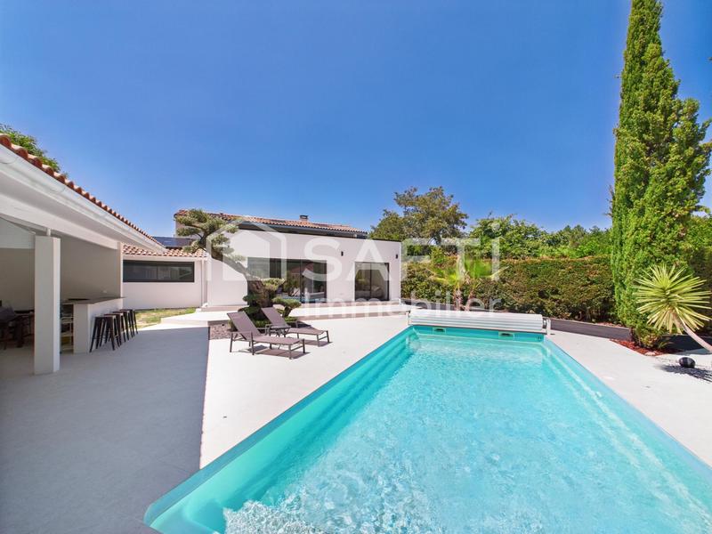 Maison - 260 m² - 7 pièces