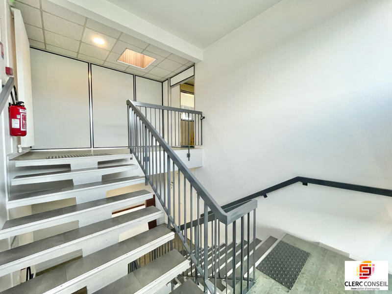 Bureau - 192 m²
