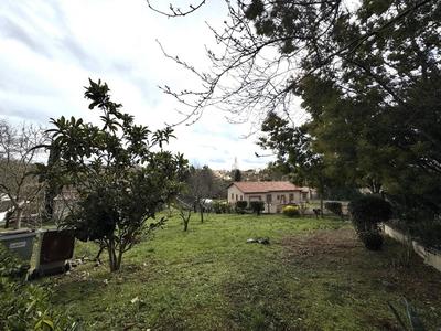 Terrain constructible - 900 m²