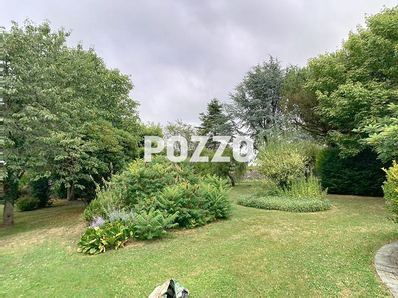 Maison - 180 m² - 7 pièces