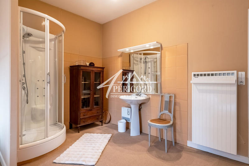 Maison - 288 m² - 8 pièces