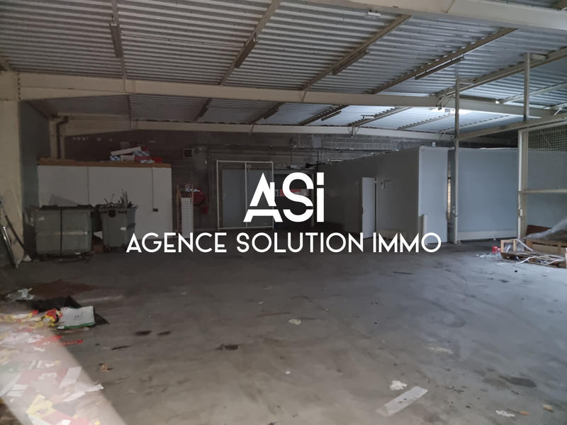 Local commercial - 1 104 m²