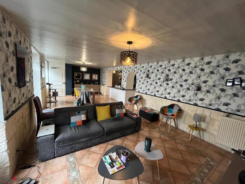 Maison - 222 m² - 10 pièces