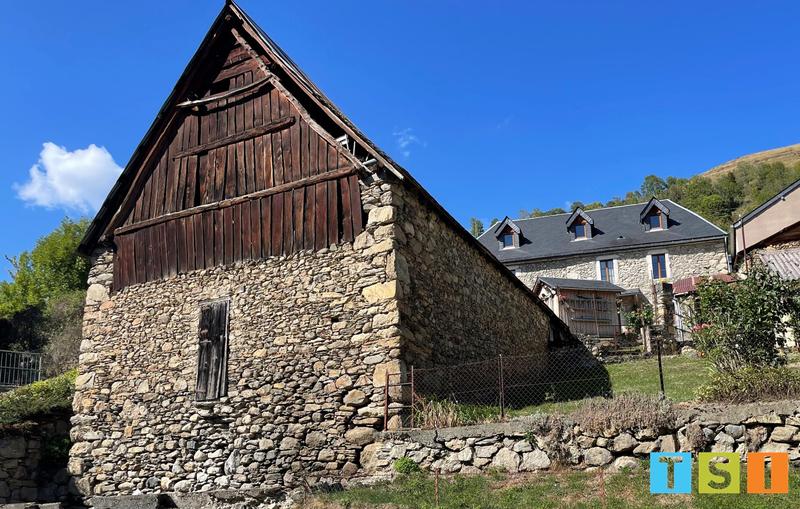 Grange - 210 m² - 2 pièces