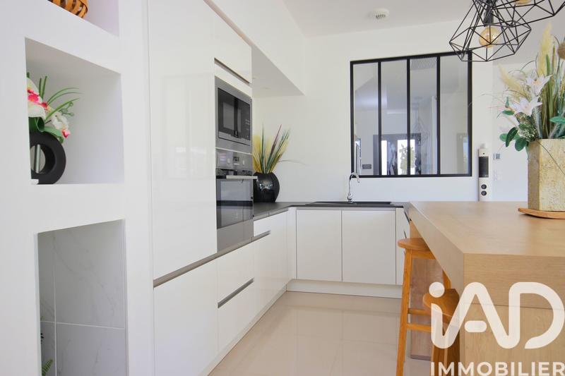 Maison - 181 m² - 7 pièces