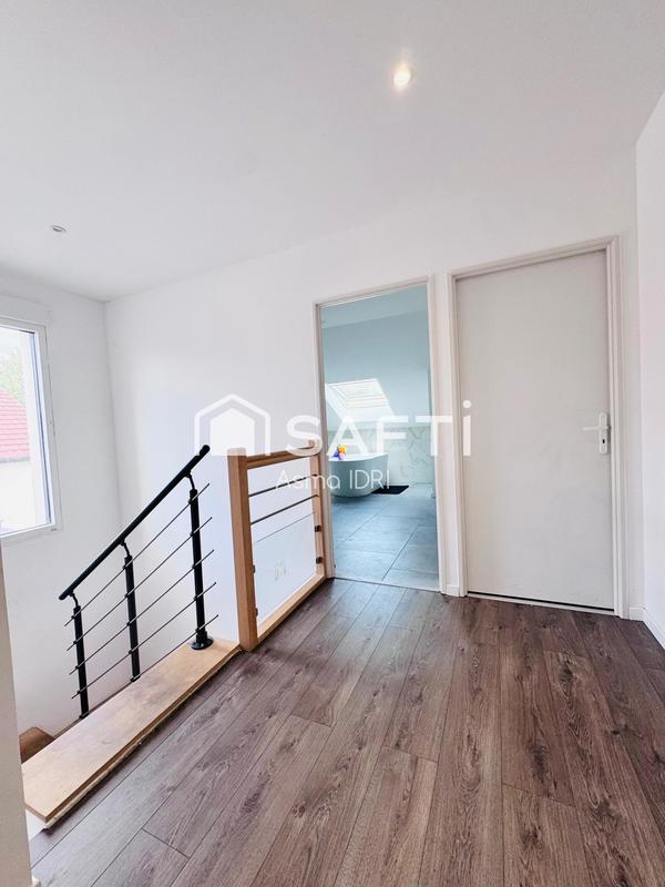 Maison - 230 m² - 7 pièces