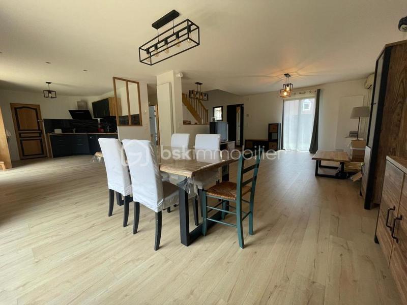 Maison - 159 m² - 8 pièces