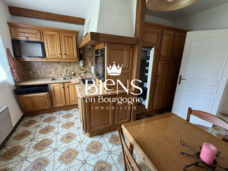 Maison traditionnelle - 174 m² - 7 pièces