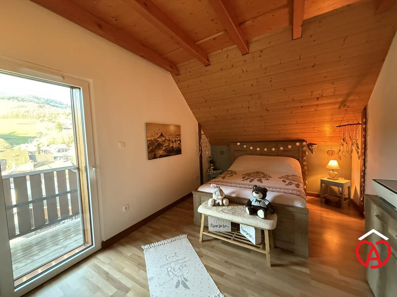 Maison - 90 m² - 4 pièces