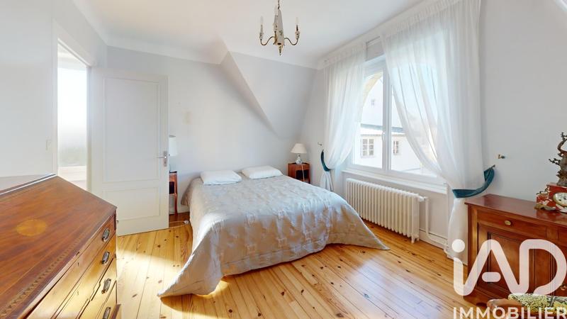 Maison - 281 m² - 11 pièces