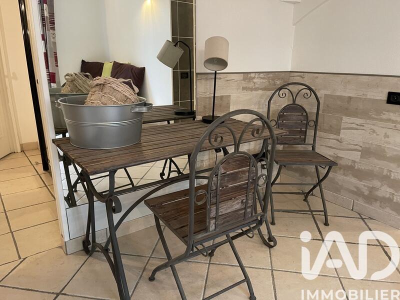 Maison - 330 m² - 9 pièces