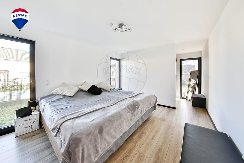 Maison - 348 m² - 7 pièces