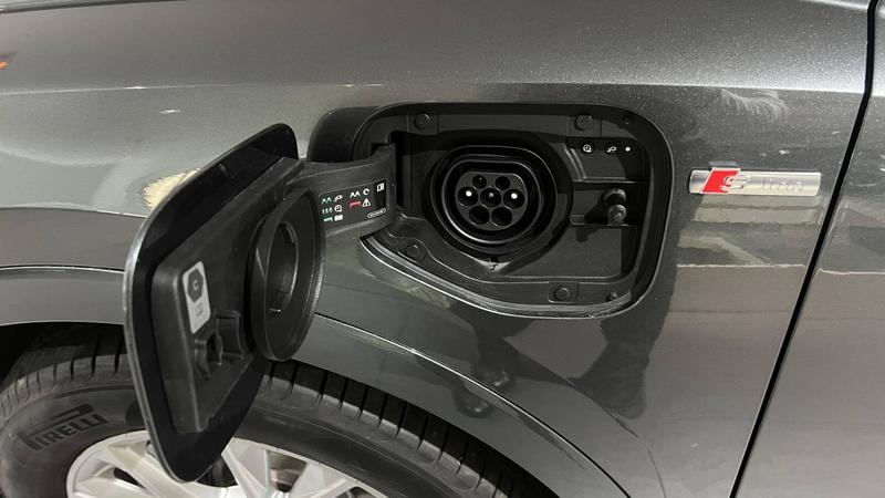 Audi Q3 45 TFSIe 245 ch s tronic 6 s line