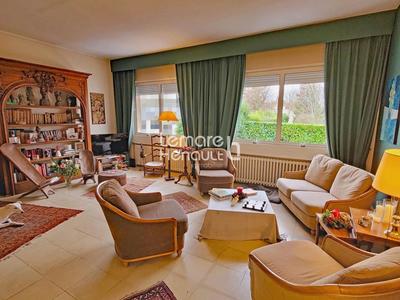 Maison - 198 m² - 8 pièces