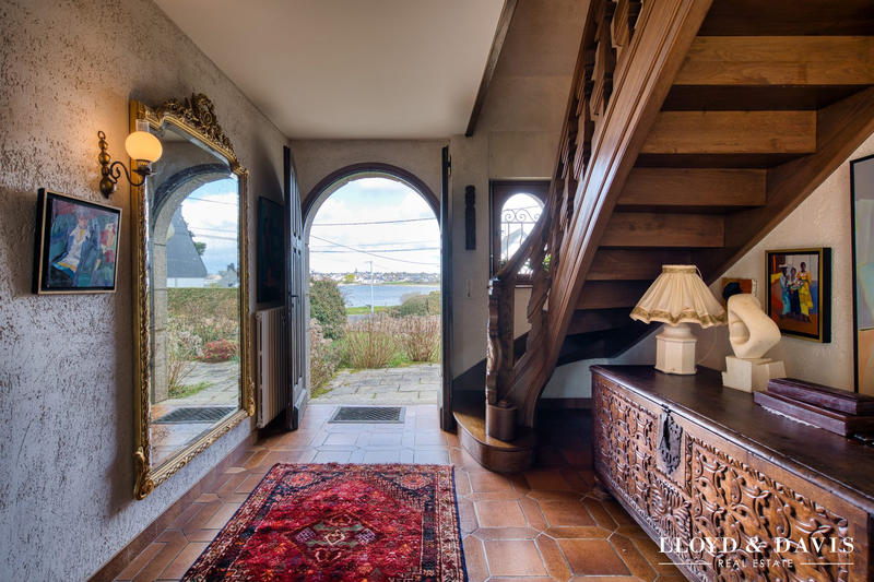 Maison - 213 m² - 7 pièces