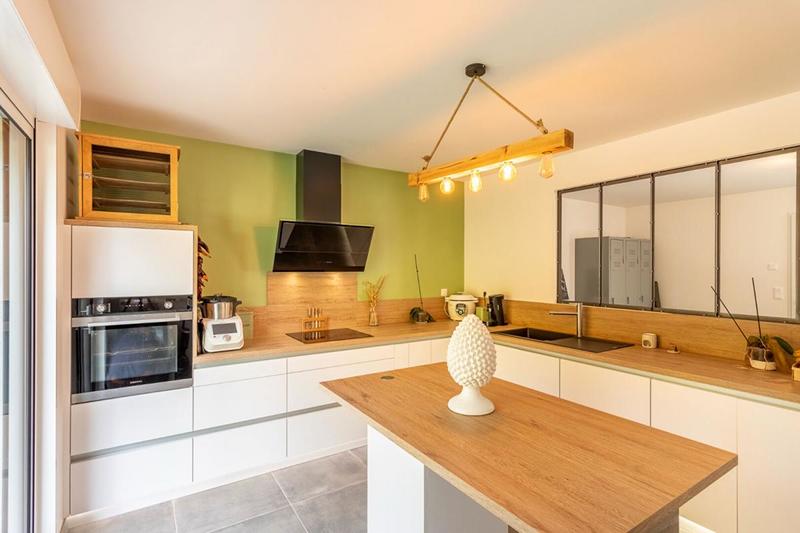 Maison - 102 m² - 5 pièces