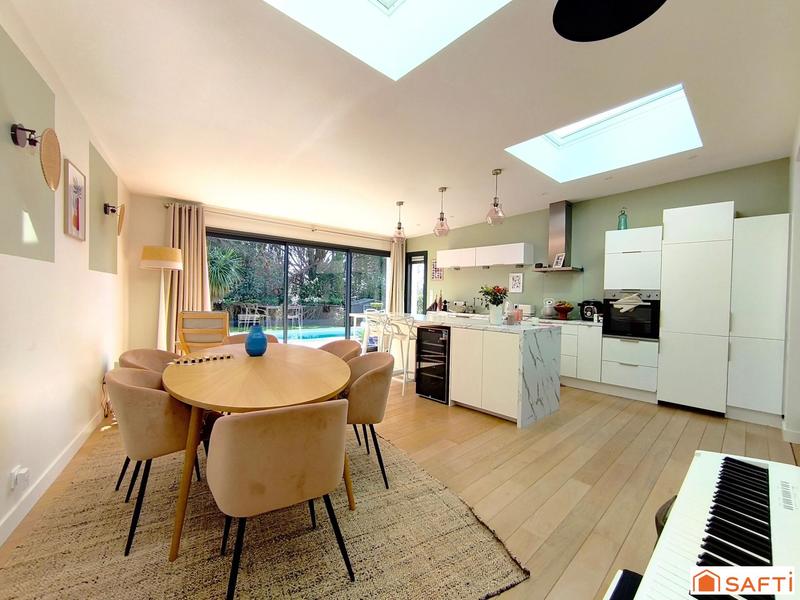 Maison - 167 m² - 6 pièces