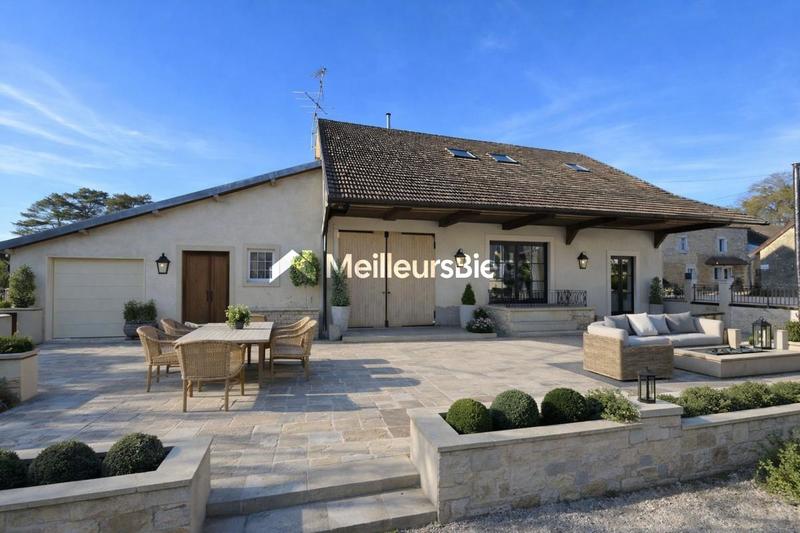 Maison - 206 m² - 7 pièces