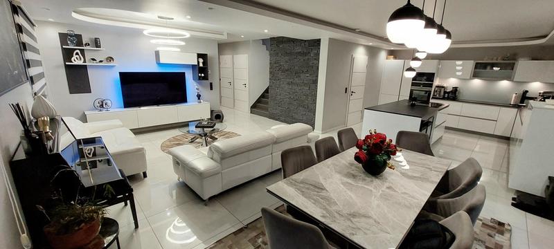 Maison - 158 m² - 5 pièces