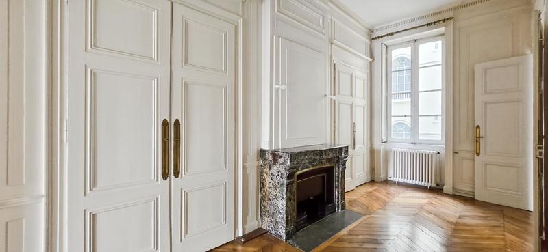 Appartement - 184 m² - 6 pièces