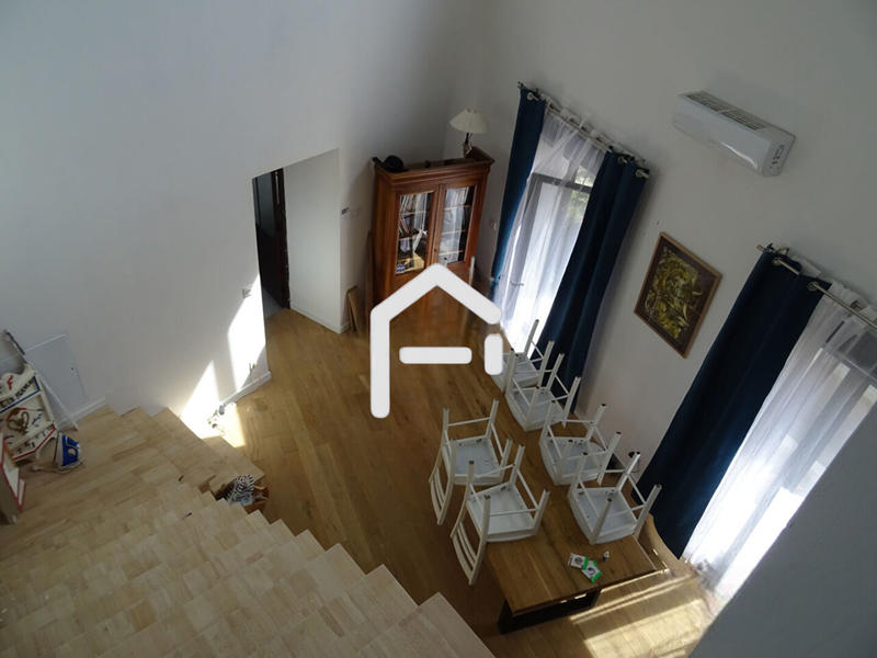 Loft - 117 m² - 4 pièces