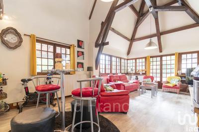 Maison - 235 m² - 6 pièces