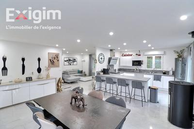 Maison - 86 m² - 4 pièces