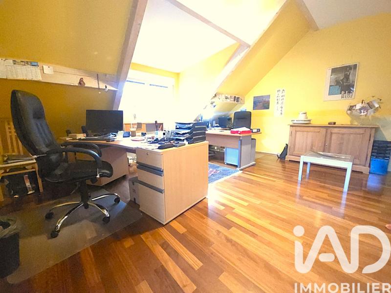 Maison - 210 m² - 7 pièces