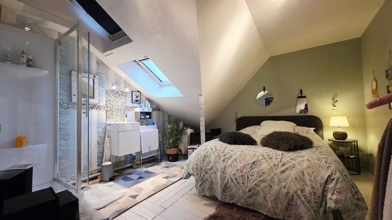 Maison - 141 m² - 9 pièces