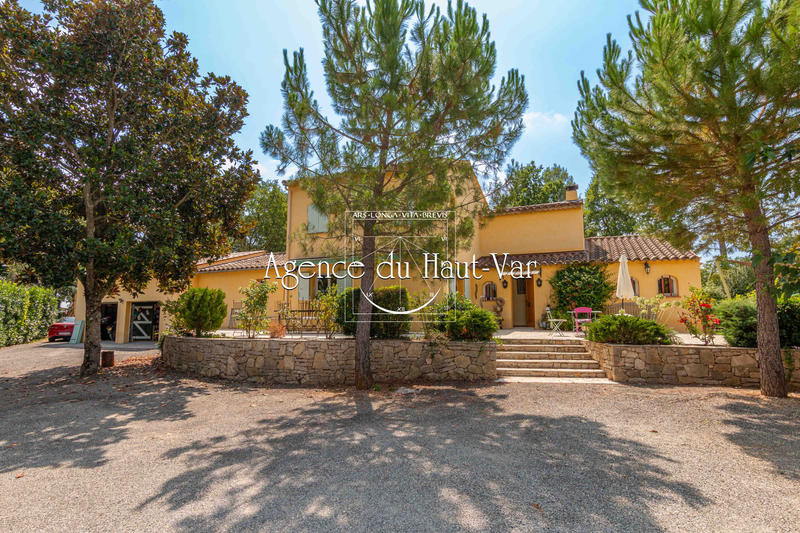 Villa - 225 m² - 8 pièces